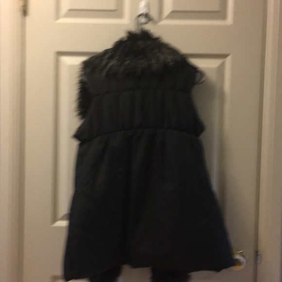 Black Vest - Picture 3 of 4